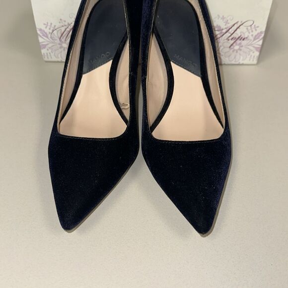 Mango 8-8.5 Midnight Navy Blue Velvet Pumps Stilettos Pointy Toe Heels - Picture 9 of 12